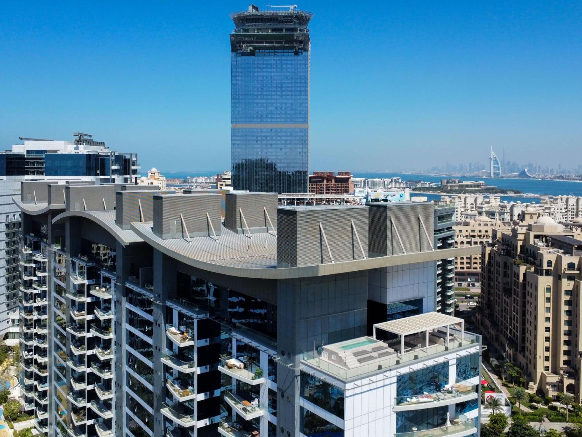 Apartment High End 4br Penthouse With Private Pool And Skyline Views