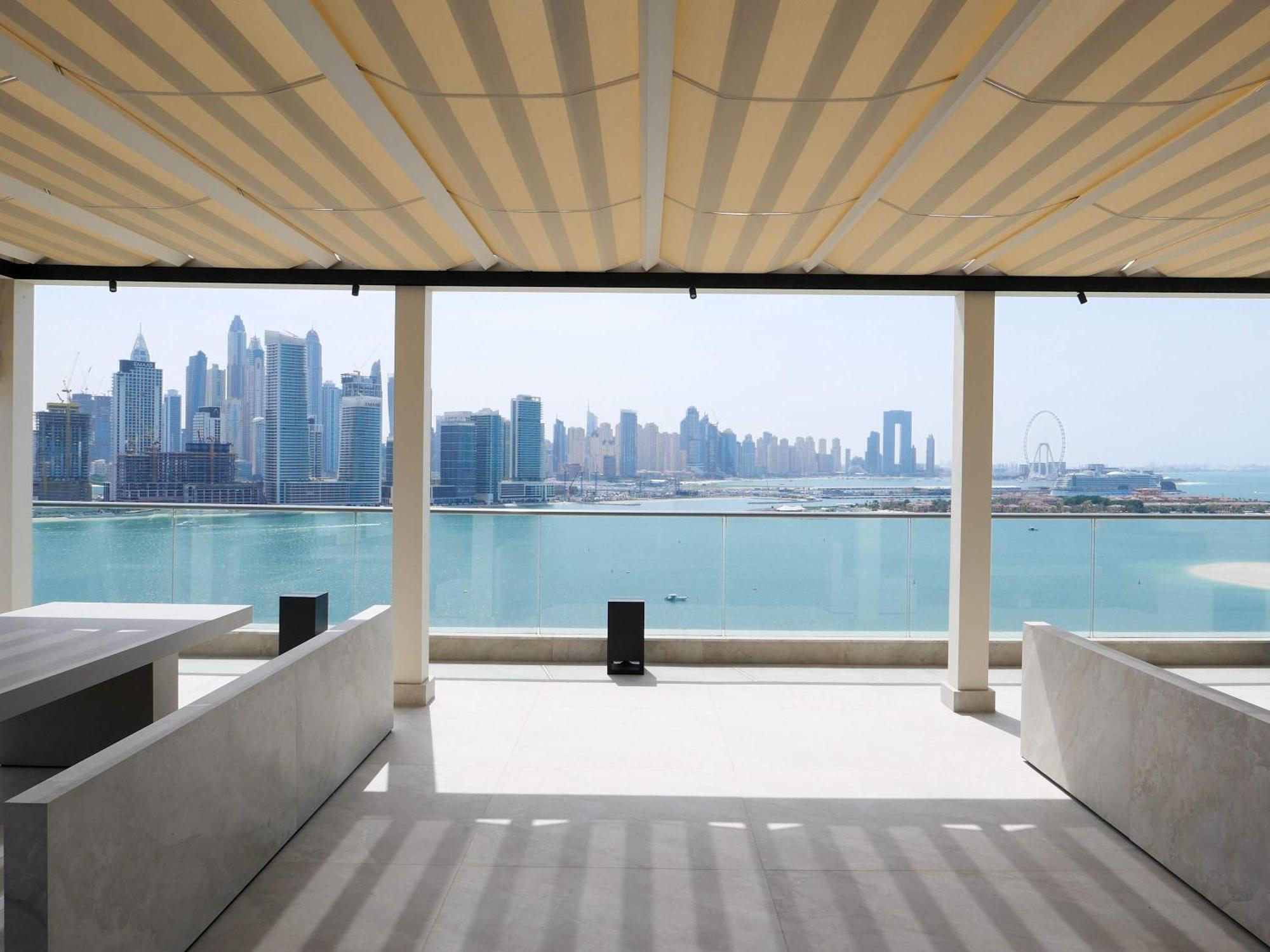 Apartment High End 4br Penthouse With Private Pool And Skyline Views *