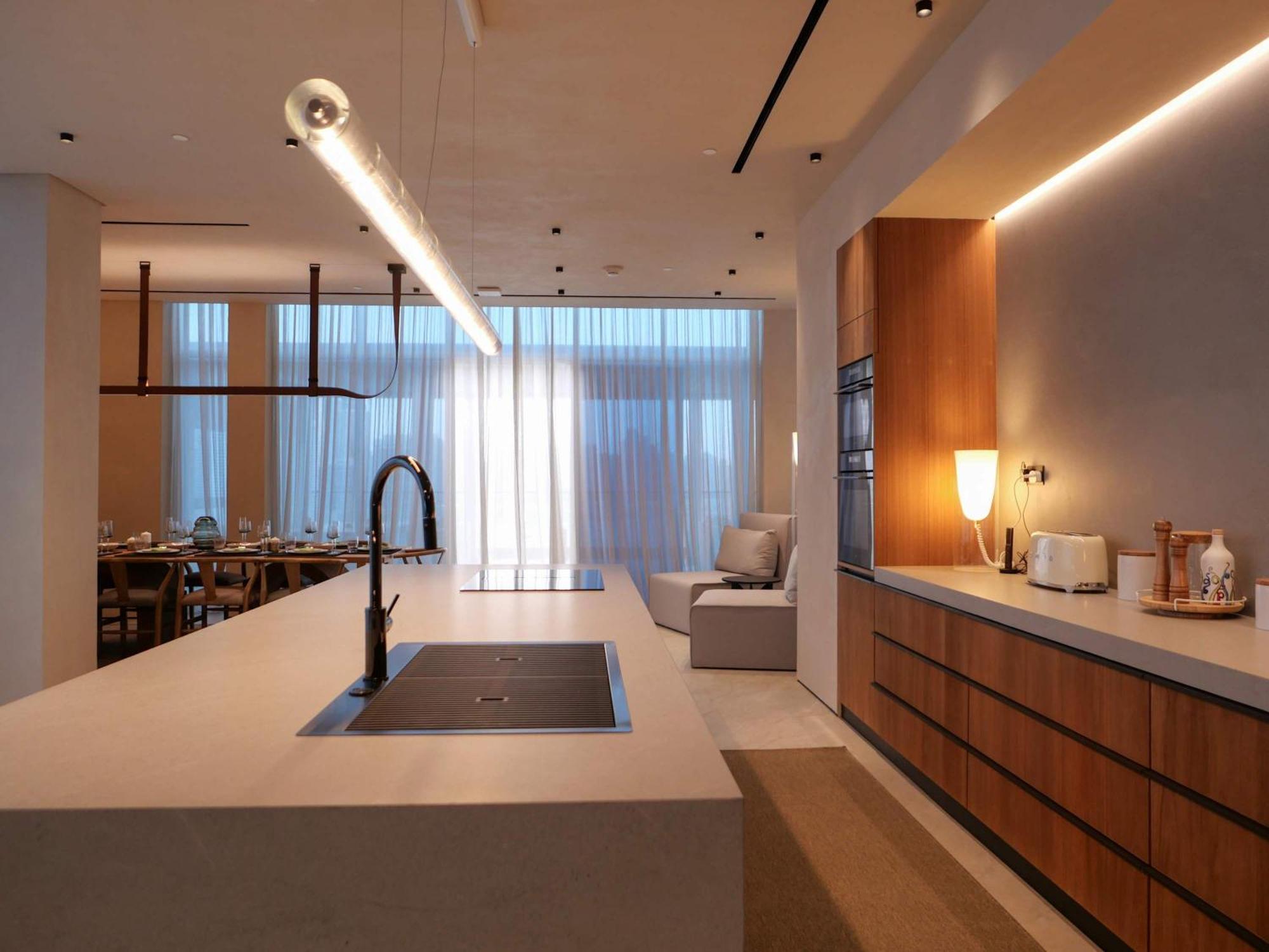 Apartment High End 4br Penthouse With Private Pool And Skyline Views