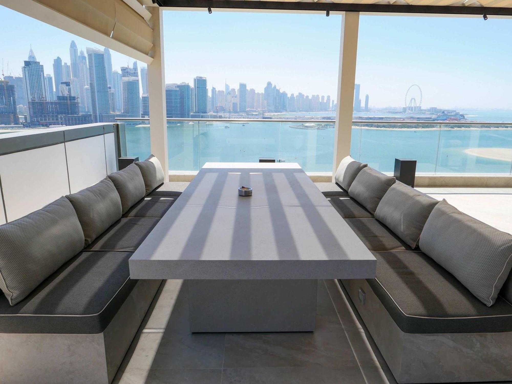 Apartment High End 4br Penthouse With Private Pool And Skyline Views