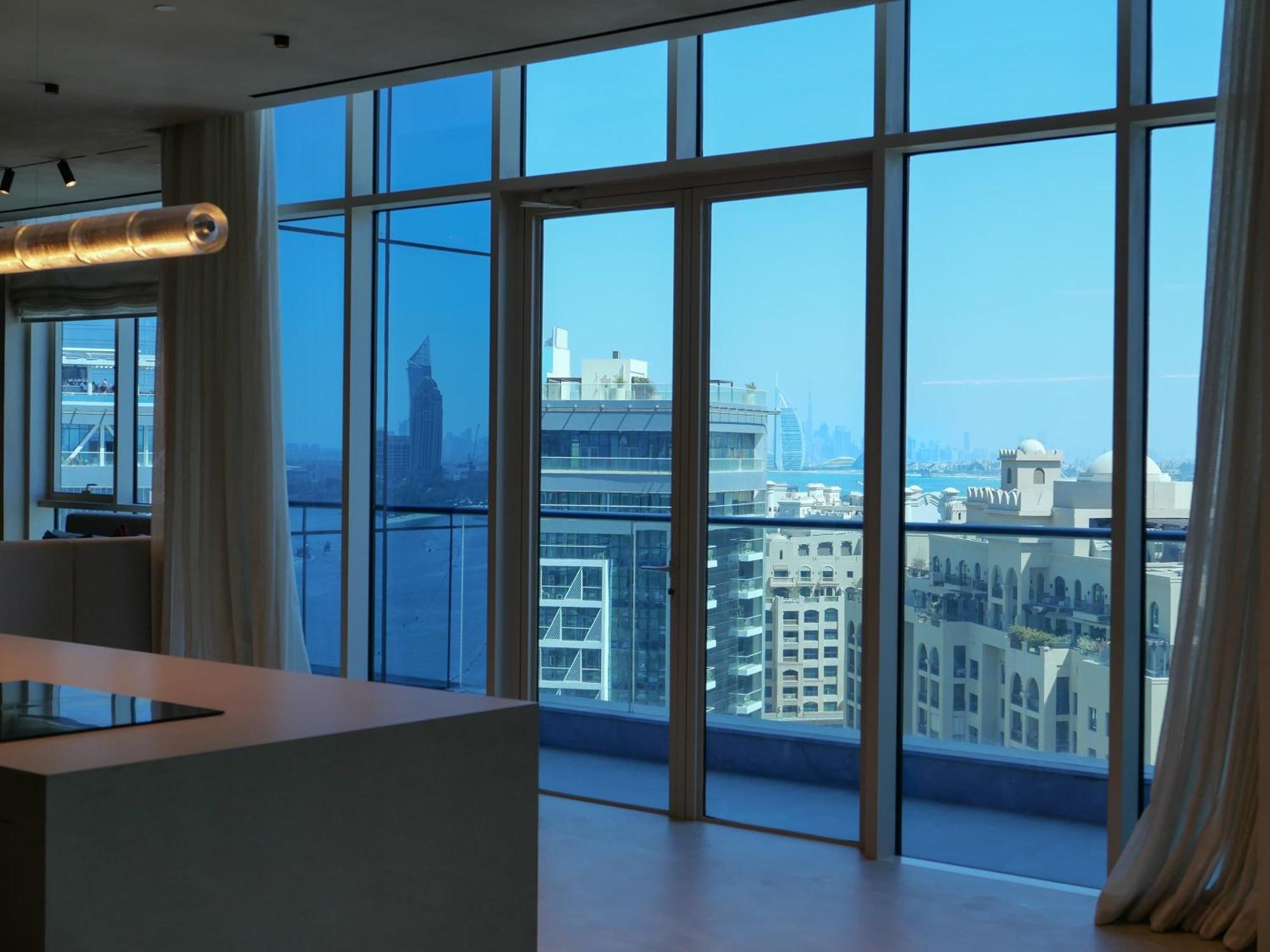 High End 4br Penthouse With Private Pool And Skyline Views *