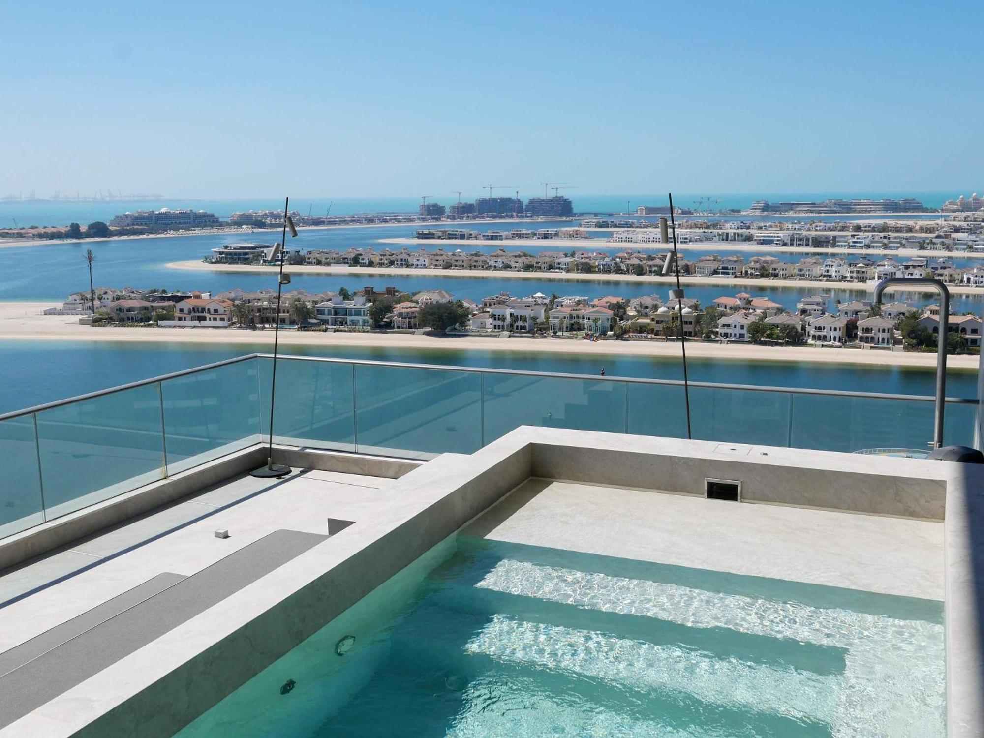 Apartment High End 4br Penthouse With Private Pool And Skyline Views *